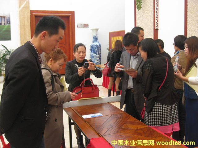 tľI(y)2014꽛(jng)N(hu)AM_